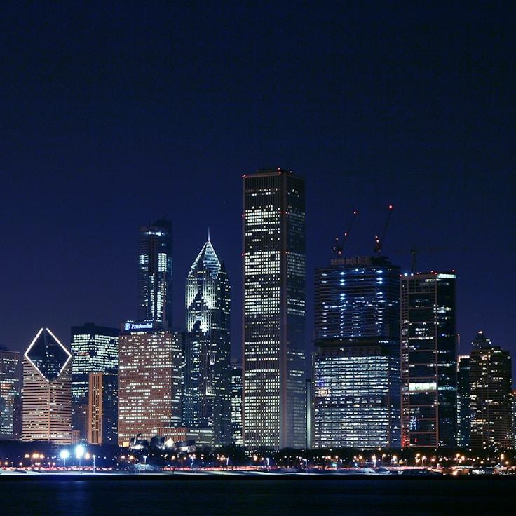 Parents evaluating schools in Portugal